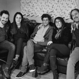 Adriana Varela Instagram - Grabación de Avellaneda, rodeada de afectos y talentos. Gracias @fitopaezmusica @aznar_pedro @ricardomolloposta @ladixonmusic @raffvarela @luisvolcoff @caergroyden @macri.marcelo @estudiodelparral
PH @sebasmiquel