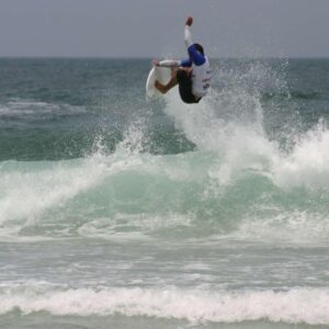 Adriano de Souza Instagram - Novembro de 2004
📍Praia da Joaquina
1- Bateria de WCT
* @raonimonteirooficial 
* @lukeegan 
Aqui se iniciou uma tragetória que me levou a 534 baterias no World Tour da @wsl Relembrar como eu cheguei, um menino cheio de sonhos, competir contra seus ídolos.
Tenho muito orgulho de ve fotos como essa ♥️🏆🥷

November 2004
📍Joaquina beach

1- WCT Battery
* @raonimonteirooficial
* @lukeegan
Here began a trajectory that took me to 534 heats on the @wsl World Tour Remembering how I arrived, a boy full of dreams, competing against my idols.
I'm very proud to see photos like this ♥️🏆🥷
📸 @manchamarcelomancha