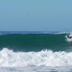 Adriano de Souza Instagram - Valeu 8.03 essa onda hoje🤘 
Deixa ai nos comentários a sua opinião☺️ #caiunoexcelente
A photo é a manobra antes da finalização.....
📸 @wsl @corona