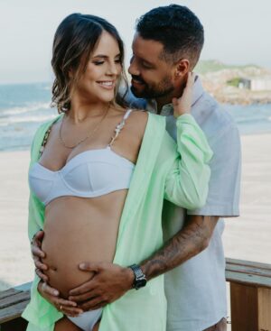 Adriano de Souza Instagram - Sempre juntos 🩵🌻👶🏼

Ph: @aninhackfotografia