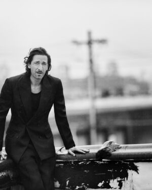 Adrien Brody Instagram - Molte grazie to the team at Style Magazine Italia for doing it in #style ✨😎
@stylemagazineitalia
@mrfabioimmediato 
@billykidstudio
@jessica_o_ 
@alecalascibetta 
@valeravi