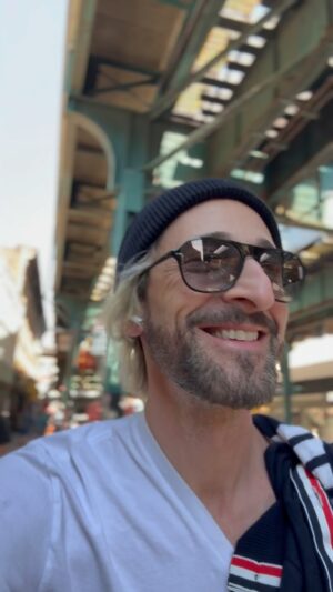 Adrien Brody Instagram - Where I’m from ♥️ #Woodhaven #Queens #NYC Have a blessed weekend 🙏