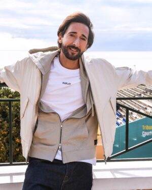 Adrien Brody Instagram - Tennis anyone? Had so much fun with my friends @replay @matteoreplay #replay #replayjeans #atptournament @rolexmontecarlomasters