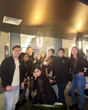 Afdhal Yusman Instagram - Baladewa siap2 ceunahh… Grand Opening @hadesvip_ 

@fatmasury_ @erringracesita @ziska_valivila @irmanheryana.fr @yurry25 @uwie.uliasari @lisdaoxalis @ck.andriano @pentypenk 

📸 @dapikafdhalyusman 

#baladewa #dewa19