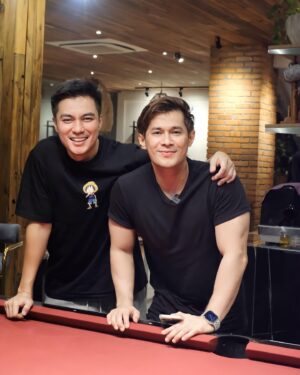 Afdhal Yusman Instagram - Dari jaman pertama bikin konten subs baru 1000an selalu disupport sama doi, terimakasih orang baik @baimwong , makasi ilmunya sukses selaluuu broook 🙏🏻

📸 @dapikafdhalyusman