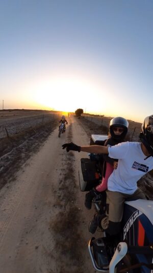 Afonso Pimentel Instagram - Longe, a trabalho, a lembrar-me das minhas crianças e das tardes sem fim! /// @bmwmotorradpt