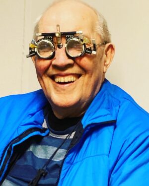 Agnes Born Instagram - This is my grandfather checking his vision earlier  today. Isn’t he lovely?! He’s turning 90 this year, and still has the best smile in the family. Next weekend he will finally be recieving his veteran medal.🌟💪
Swipe to see how handsome he was when he was 20!
.
.
.
.
.
.
#family#grandfather#grandad#morfar#handsome#veteran#joy#proud