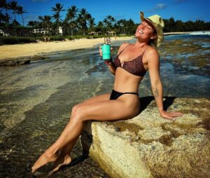 Agnes Bruckner Instagram - A time was haaaaaad honey ☀️💦😎
Swipe 👉🏽 (my son took the last pic 📸 )

#hyatt #staycation #funinthesun #sunsoutbunsout #love #favorite #agnesbruckner #poipu #beach
