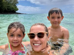Agnes Bruckner Instagram - First summertime North Shore trip unlocked 🔓 
Adventures with my babies is the best!
Swipe for pure magic! 👉🏽👉🏽👉🏽👉🏽👉🏽

#northshore #kauai #love #adventure #vitaminsea #agnesbruckner #mama #babies #letsgo #corememories
