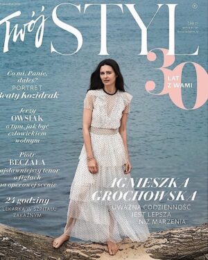 Agnieszka Grochowska Instagram - W A R S A W / @twojstylpl /  C O V E R / @agnieszka_kulesza / @lukasz_pik / @izakucmierowska / #lukaszpycior / @marysiaszaj @dallacqua_jewellery @backstagepr_ 🖤🖤🖤🖤🖤🖤🖤🖤🖤🖤🖤