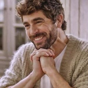 Agustín Galiana Instagram - Merci pour vous beaux retours , ça réchauffe le cœur ❤️ Merci aussi @fredericlopez.officiel et @france.tv pour ces beaux moments passés dans @dimanchealacampagne.officiel aux côtés de @carolegaessler et Charlelie Couture . Quel plaisir avoir partagé ce week-end  avec vous et  découvrir deux merveilleux parcours de vie . Je suis Admiratif🙏🏻🙏🏻 MERCI ❤️

Merci aussi à @stephanecohenimpresario @thierrycolby @christian_puech 🙏🏻💋

#undimanchealacampagne #agustigaliana #album #enamorado #single #universal #france2