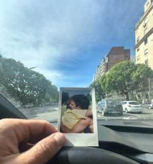 Agustín Sierra Instagram - 27 de marzo para toda la vida ✨

Hoy, con alegría y entre muchas lágrimas tmb, celebro lo afortunado que fui de tenerte conmigo tanto tiempo. 
Obvio que me encantaría que estés acá, a veces se me hace difícil sin vos, pero como decías siempre, “hay que ser agradecido hijo” y yo agradezco haber tenido un padre como vos, con tus valores y tus consejos.

Feliz cumpleaños viejito donde sea que estés ! 
Te quiero y te extraño mucho 🩵♾️🤍