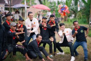 Ahmad Affandy Instagram - Kuda Lumping
Reog Ponorogo & Pencak Silat
Rabu 7 Februari 2024 
Desa Bintara Jalur 8

All IN PRABOWO
AKSI NYATA BUKAN UJUNG 8
#banyuasin #kreatifinovatif #bergerakbersama #achmadkhadafi #caleg2024 #gerindra #sumsel #prabowopresiden