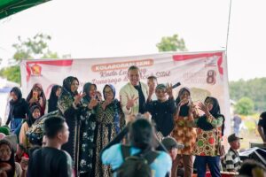 Ahmad Affandy Instagram - Kuda Lumping
Reog Ponorogo & Pencak Silat
Rabu 7 Februari 2024 
Desa Bintara Jalur 8

All IN PRABOWO
AKSI NYATA BUKAN UJUNG 8
#banyuasin #kreatifinovatif #bergerakbersama #achmadkhadafi #caleg2024 #gerindra #sumsel #prabowopresiden