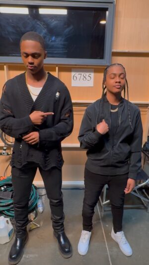 Ahmad Nicholas Ferguson Instagram - Real siblings! 💪🏾 Don’t worry y’all… they trust each other in real life 🤣 #TheChi