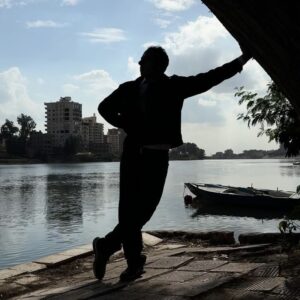 Ahmed EL-Ghandour Instagram - الاسبوع اللي فات اتقابلنا مع احمد الغندور (@eldaheeh) في اخر فوتوسيشن  ليه مع مصطفي احمد (@moosta_ahmed ) 

لفينا مع الغندور في المنصورة و طلخا و ميت خميس و جوجر وقضينا وقت 
تصوير ممتع جدا بنتفرج علي موستا و ازاي بيعرف يصور المدينه والبلد وشوارعها وناسها باسلوبه المختلف في التصوير والحكي. اللقطات اللي اتاخدت للغندور كانت في شوارع مصطفى بيحبها فالمنصورة والبلاد اللي حوليها ودايما كان بينقي الفريمات اللي فيها النيل او مليانه بالوان مختلفة من بيوت وشبابيك في الشارع.

دايما لما بننزل مع موستا بننبهر بالطريقة اللي بيشوف بيها المشاهد وازاي بيعرف يترجم اللي شايفة بحركة تصوير بسيطة بتركز علي المحتوي والشخص اللي بيتصور في البيئة المحيطة ليه. عشان تشوفوا الشغل بتاع موستا ماتنسوش تتابعوه علي @moosta_ahmed 

Shots: @moosta_ahmed 
Staring: @ghandour6 
Stylist: @omarelsaied_ 
Production: @ripple.mgmt 
Mgmt: @kareemelbaz_