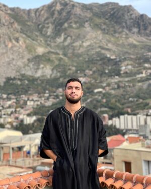 Ahmed Harroun Instagram - Les racines ⛰🇩🇿

#algerie #kherrata #bejaia #algeria #dz #kabyle