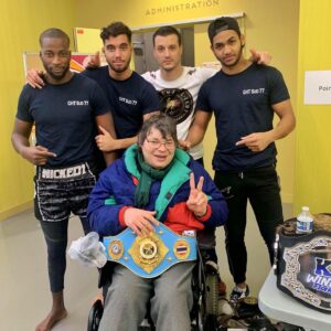 Ahmed Harroun Instagram - Aujourd’hui j’ai vécu une journée unique. J’ai entendu beaucoup de merci mais c’est à moi de tous vous remercier. 
J’ai rencontré des personnes incroyables de générosité et de gentillesse.
Donner de son temps c’est aussi recevoir. Merci à tous pour cette journée inoubliable. Et pour ceux qui le peuvent n’oubliez pas de faire un don. #telethon2019 ❤️
