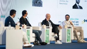 Ahmed Mourad Instagram - جلسة "أسرار صناعة السينما" في المؤتمر الدولي للنشر العربي فى أبو ظبي، بحضور الفنان أحمد حلمي، والمخرج مروان حامد، والكاتب أحمد مراد. 
@ahmedhelmy 
@marwanhamed 
#abudhabi
قدم الندوة الإعلامي: @eisaalmarzooqi_