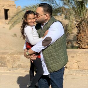 Ahmed Rizq Instagram - تفتكروا رحلة أسوان حتغير حاجه فى شكل علاقة يوسف ودليله  #بخط_الايد @hanazahranofficial  @myrna_noureldin