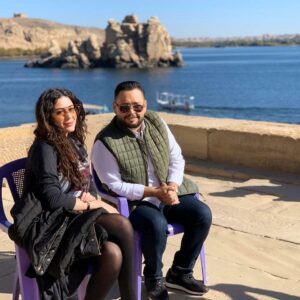 Ahmed Rizq Instagram - تفتكروا رحلة أسوان حتغير حاجه فى شكل علاقة يوسف ودليله  #بخط_الايد @hanazahranofficial  @myrna_noureldin