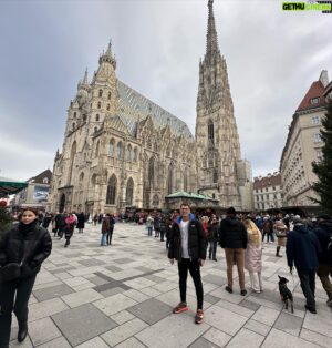 Ahmet Çevik Instagram - Viyana Güzel ama Pahalı bir Şehir.
#viyana #vienna #austurya #avusturya🇦🇹