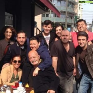 Ahmet Çevik Instagram - Rahmetli Sümer Tilmaç la Berlin’e Turneye  Gitmiştik. 
@elitsimit @enderikom @erbas9410 @haydar.narin.3 #sümertilmaç #sümertilmac