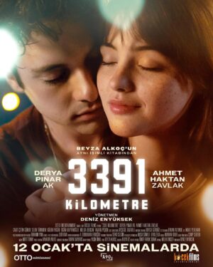 Ahmet Haktan Zavlak Instagram - Merhaba sevgili takipçilerimiz🌟

Karşınızda 3391 Kilometre için hazırladığımız 3 afiş. Yorumlara hangi afişi en çok sevdiğinizi yazarak filmimizin afişini seçmemiz konusunda bizlere yardımcı olmak ve bu sürece katkı sağlamak ister misiniz? 

Hadi yorumlara! 💛🎬✨#3391kmfilmoluyor