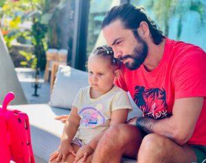 Ahmet Kural Instagram - Bayram Şekeri isteyen ? 🍭 #ses