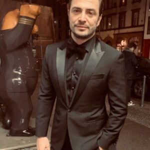 Ahmet Kural Instagram - Oralardayız 🎬 @muratcemcir @yagmurtanrisevsin
