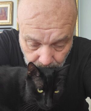 Ahmet Mümtaz Taylan Instagram - Enseden öpme, ayrılıktır...