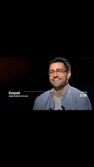 Ahmet Mümtaz Taylan Instagram - Cumartesi saat 21:00'de #empati de konuğum Çağlar Ertuğrul. Bekleriz. 🌻