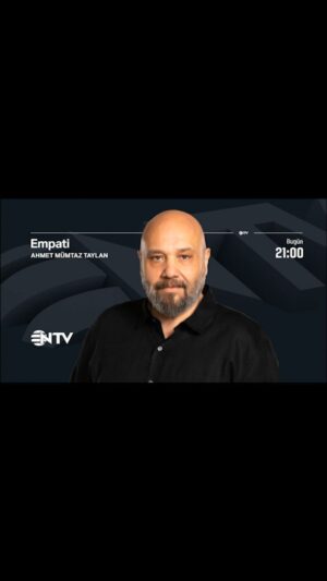Ahmet Mümtaz Taylan Instagram - #empati yeni sezonunun ilk programıyla Çarşamba 21:00'de yayında. Konuğum komedyen Yasemin Sakallıoğlu. Sezona gülümseyerek başladık. Bütün yıl böyle geçsin. 🌻