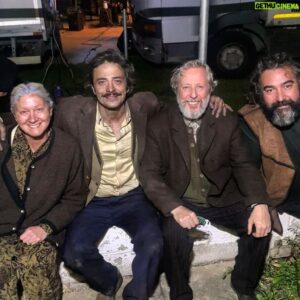 Ahmet Somers Instagram - Bir Zamanlar Kıbrıs
Her yanımız kir pas içinde ama birlikte çalışmanin mutluluğu gözlerden okunuyor.