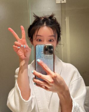 Ahn Chae-mi Instagram - 好久不见! 中国 😆 #北京 #beijing #베이징