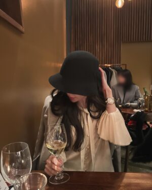 Ahn Chae-mi Instagram - 집에서 맨날 요리 해먹다가 오랜만에 한남동 물가보고..🥶 하지만 멋진 언니들 덕분에 넘 잘먹었댱❤️😍🫶🏻
