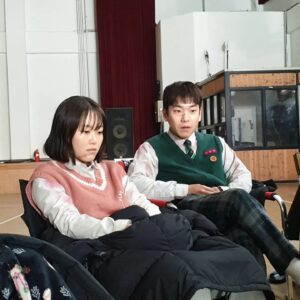 Ahn Seung-gyun Instagram - 효령이의 멍 따라잡기.
#지금우리학교는 #netflix #allofusaredead
