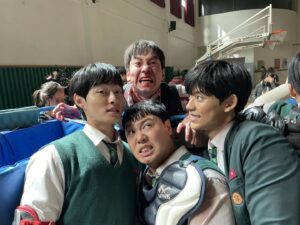 Ahn Seung-gyun Instagram - 같이가자..
#지금우리학교는 #allofusaredead 
#netflix