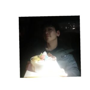 Ahn Seung-gyun Instagram - 태어난 날을 축하해주셔서 감사합니다. 
나에 대해 알아가고 사랑할 수 있는 
따뜻한 하루 였습니다. 
건강하시구 복 많이 받으세요.
#👍😂