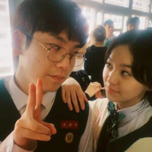 Ahn Seung-gyun Instagram - 온조 말 잘듣기
#지금우리학교는 #netflix #allofusaredead