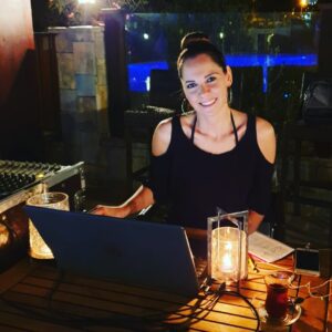 Ahu Türkpençe Instagram - Çayın saati mi olur Vol2. 😊 Değil mi @dilsadbozyigit_ & @katilpisi 🦋