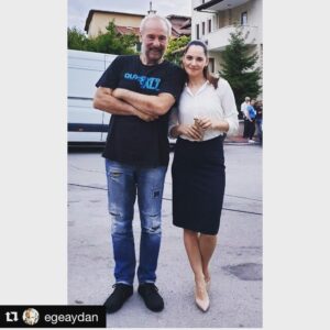 Ahu Türkpençe Instagram - @egeaydan 🤘🏻😎 acaba #behzatÇ’de neler oluyor 🤔 @blutv 😊🎈😊