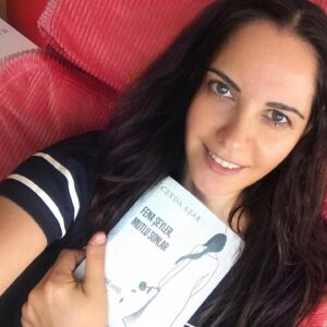 Ahu Türkpençe Instagram - “Fena Şeyler Mutlu Sonlar”🎈🎈🎈 Okumak için özel bir zaman ayırmak isteyeceğiniz, duygusu çok gerçek,samimi ve bir o kadar da içinizi acıtacak bir hikaye 🙏🏻💜🙏🏻 Ellerine, aklına, yüreğine sağlık Ceyda Aşar 💜🎉💜 Seninle gurur duyuyorum arkadaşım💪🏻🥰💪🏻 Yolun açık olsun, ve devamı gelsin mutlaka 🙏🏻🙏🏻🙏🏻🎈🎈🎈
