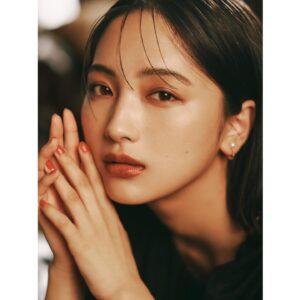 Ai Hayase Instagram - ･
･
･
最っ高にどタイプな作品撮り。
素敵に撮って頂きました！！！
いっぱいあるからちょくちょく投稿していくね( ˙˙ )
･
･
･

photographer: @kou_chiang 
 

hair&make: @hitomi_hairmakeup 

 
stylist&clothes: @junya_a0130
