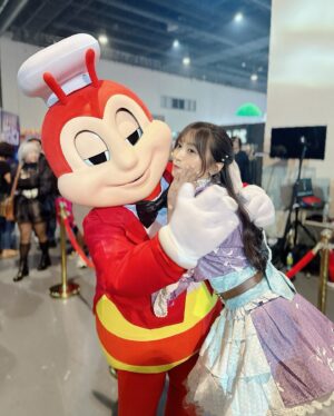 Ai Negishi Instagram - 🐝❤️🐝
.
#Jollibee
もしかして
フィリピンの大スターと
相思相愛？🫢💕
.
#TOYCON2024 #TOYCONEVOLUTION
#jollibeeph #ph #Philippine #bee
#ジョリビー #可愛い #トイコン