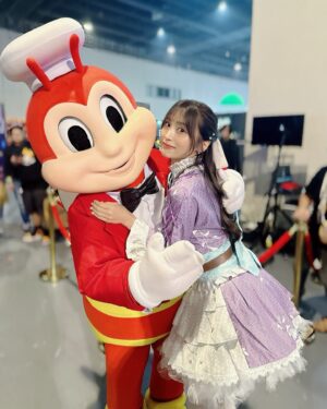 Ai Negishi Instagram - 🐝❤️🐝
.
#Jollibee
もしかして
フィリピンの大スターと
相思相愛？🫢💕
.
#TOYCON2024 #TOYCONEVOLUTION
#jollibeeph #ph #Philippine #bee
#ジョリビー #可愛い #トイコン