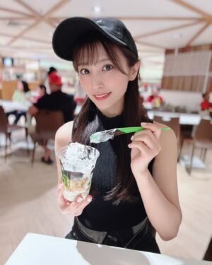 Ai Negishi Instagram - 🍦🥭🍦
.
どハマりしたアイスクリーム❣️
フローズンヨーグルトアイスで
フルーツとクランチとソースが選べて
全部がめちゃくちゃ美味しい...
アイスとしてというか
毎日の朝ごはんにしたいレベル🥺💕
マネージャーさん達がどハマりしてて
私もまんまとハマりました🤣
バナナとマンゴーといちごにしました🍌🥭🍓
ダークチョコレートソース神...❣️
.
#llaollao #icecream #frozenyogurt 
#cebu #Philippine 
#アイスクリーム #フローズンヨーグルト
#セブ #フィリピン