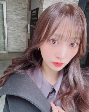 Ai Negishi Instagram - 💇‍♀️✨💇‍♀️
.
美容室いてきた🌸
カットとカラーしてもらたよん✌️
3枚目が色わかりやすい🫶
@mineyukimorikami 
森上さんいつもありがとうございます✂️✨
.
#hair #hairstyles #hairsalon 
#美容室 #カラー #表参道 #表参道美容室
#TRUNC