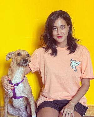 Aida El Kashef Instagram - "Be the change you want to see in the world" 

Sadly some shelters today are struggling to stay open... So, starting today and till end of this month @in.your.shoe decided that ALL PROFITS of this T-shirt will 100% be collected in a cheque & get transferred to one or more of those shelters. 

We’re trying to help and maybe encourage you/other businesses to do the same! This is for our furry friends, and the community.

Go to www.inyourshoe.com to buy the Dog Love t-shirt and help save a life 🐾🐾