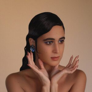Aida El Kashef Instagram - X @ikon_x 
Earrings @kotenra